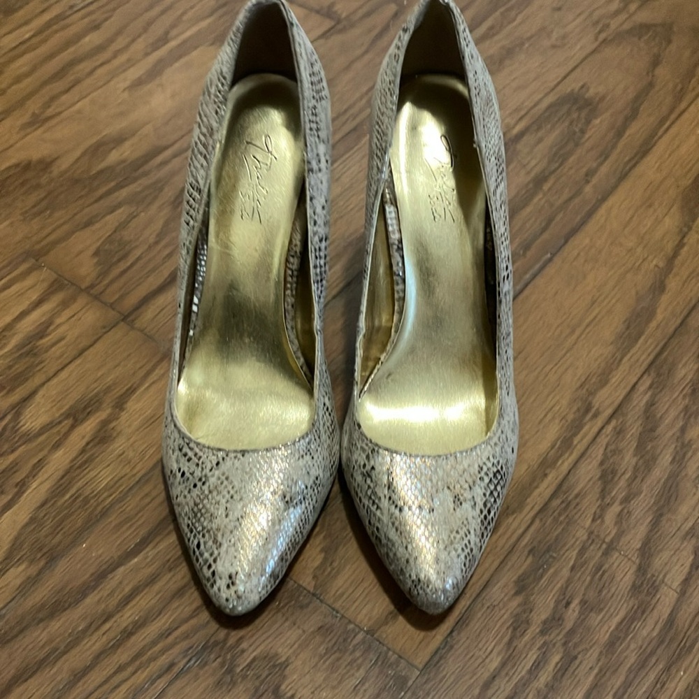 Thalia Sodi Tan High Heels Elegant Design